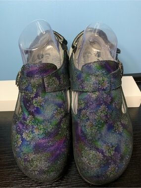 Therafit Floral Metallic Mary Jane Flats in Purple-Green